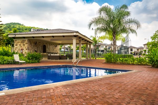 Pool Area Enlargement in Herndon